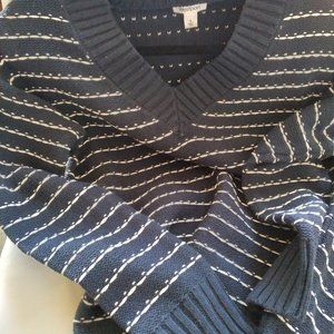 V Neck Sweater with stripe stitching detail